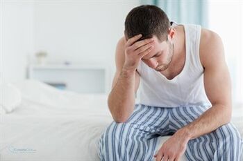 Rasa tidak enak badan yang parah adalah salah satu gejala prostatitis akut